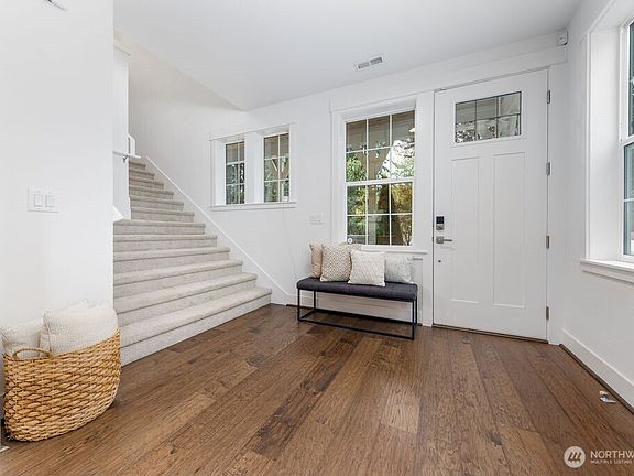 5th image of 14529 161 Avenue SE