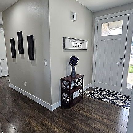 2nd image of 1810 Vera Way