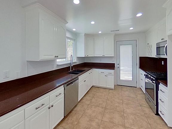 2nd image of 845 La Grange Ave #845