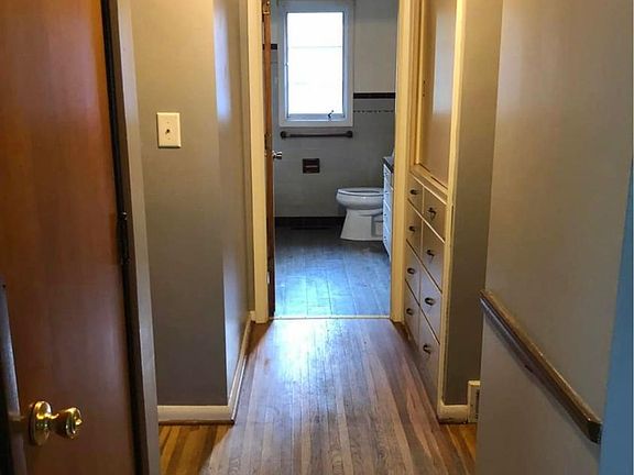 5th image of 286 Bartley Ave #286
