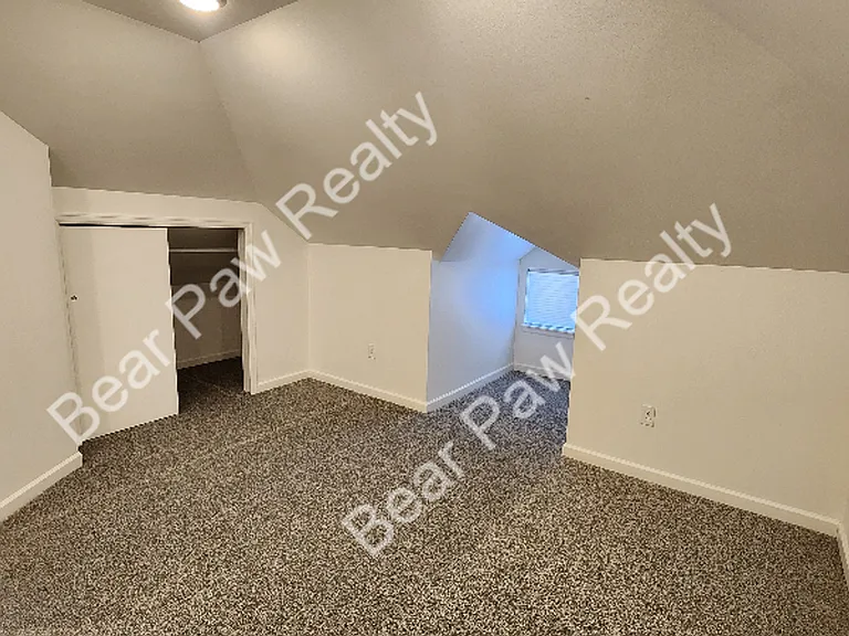 1007 W 29th St — Photo 13