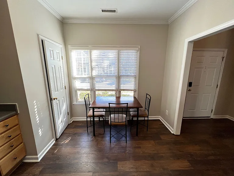 50303 Governors Dr — Photo 10