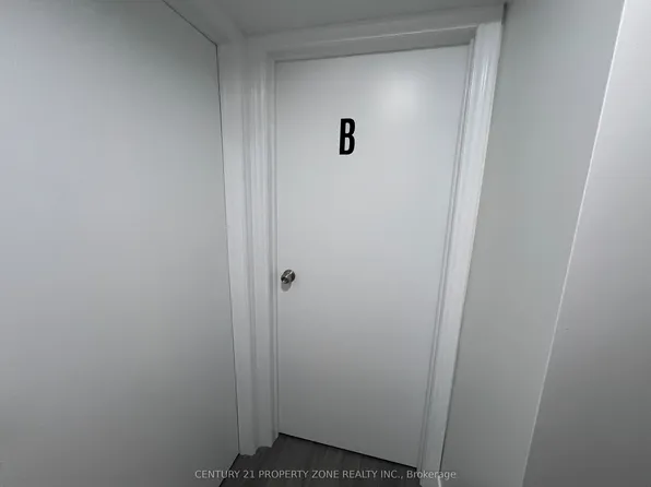 7747 Hanniwell St #Basement, Niagara Falls, ON L2G 0H5