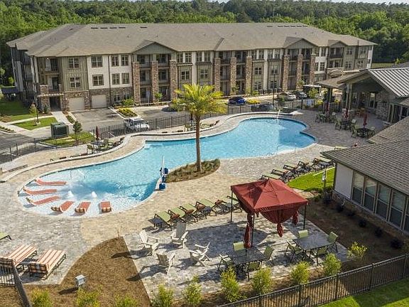 Resort-style swimming pool