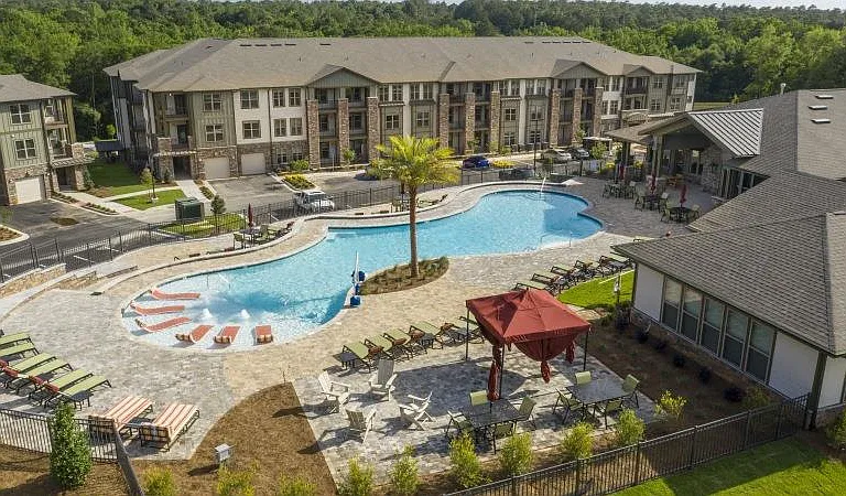 Resort-style swimming pool