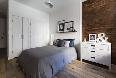 Rented by New York Casas Ltd.