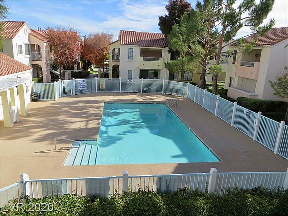 3rd image of 4855 S Torrey Pines Dr #202
