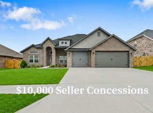 2416 Salmon St, Pea Ridge, AR 72751