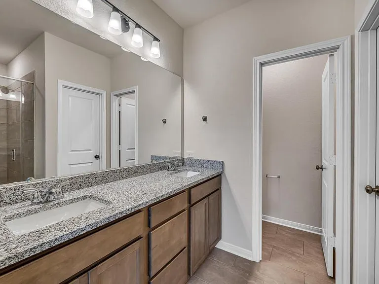 317 W Martin Luther King Dr — Photo 14