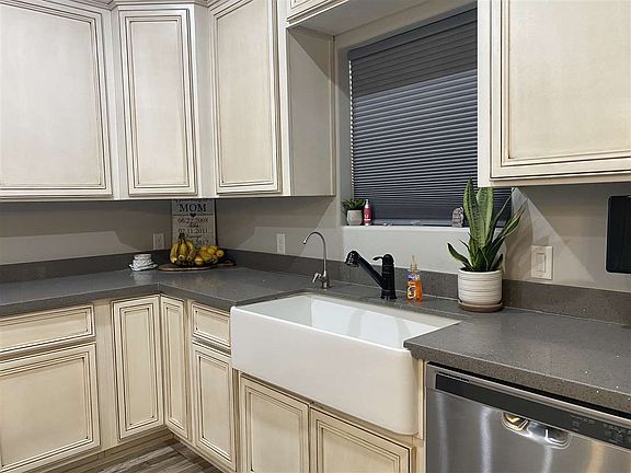 4th image of 8622 E 34th Pl