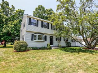 11 Paulette Ave, Dracut, MA 01826