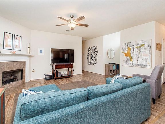 3rd image of 42082 Red Maple St