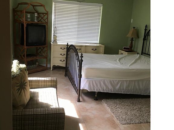 2nd image of 1412 SE Paradise Ave