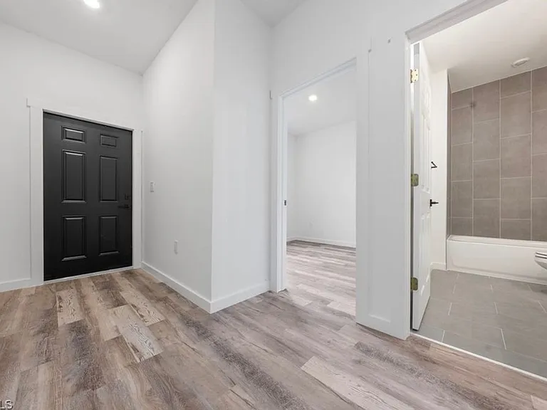 1025 Meadow Rd — Photo 24