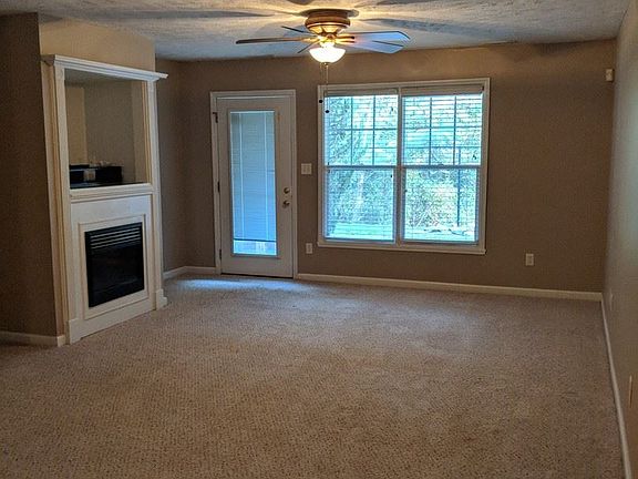 3rd image of 513 Meadowland Ct APT 2