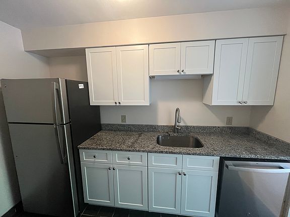 4th image of 291 Hudson Ave APT A