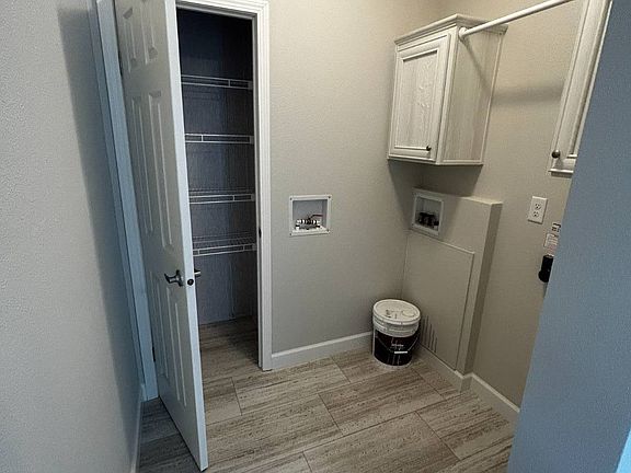 5th image of 900 9th Ave E #74