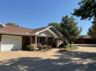 8 Latzer Ln, Highland, IL 62249