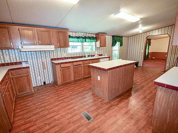 2nd image of 393 Haven Pl
