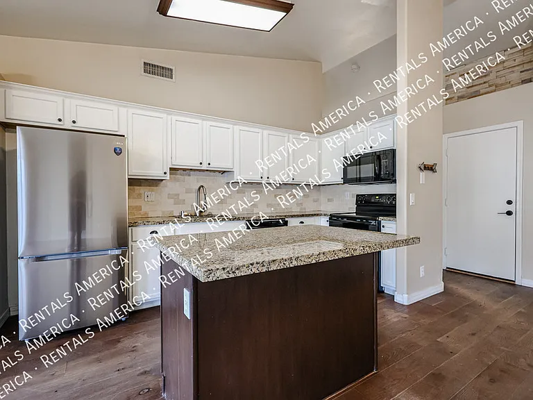 2292 E Remington Pl — Photo 25