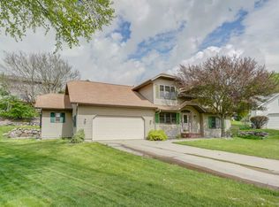 9 Maple Park Cir, Madison, WI 53719