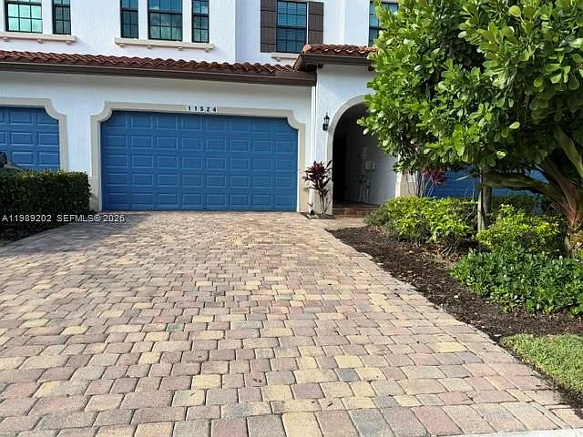 11524 SW 16th St — Photo 5