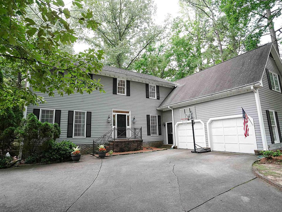 2nd image of 5425 Woodford Dr