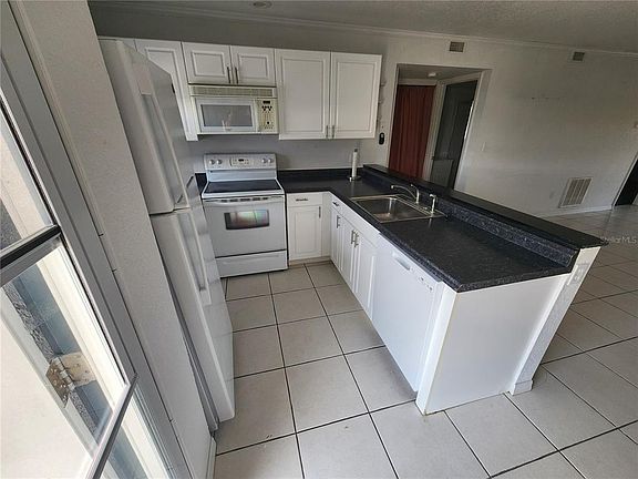 4th image of 25050 SANDHILL BOULEVARD #B1