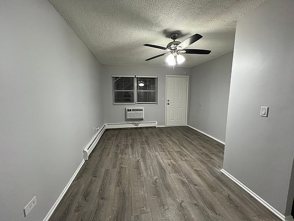3rd image of 4539 N Dover St #1C