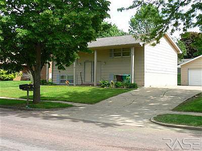 3rd image of 2817-2819 E Bragstad Dr
