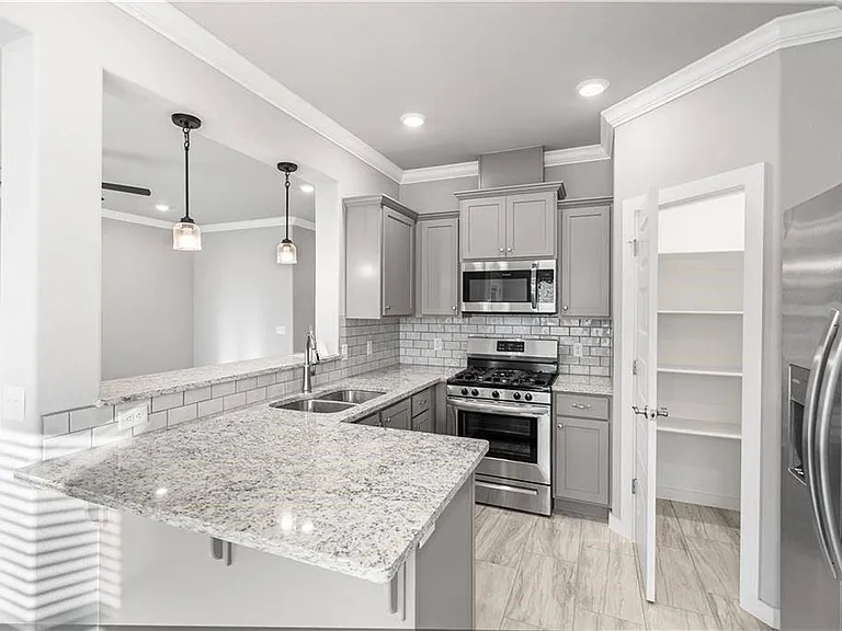 410 Peach Ave — Photo 15