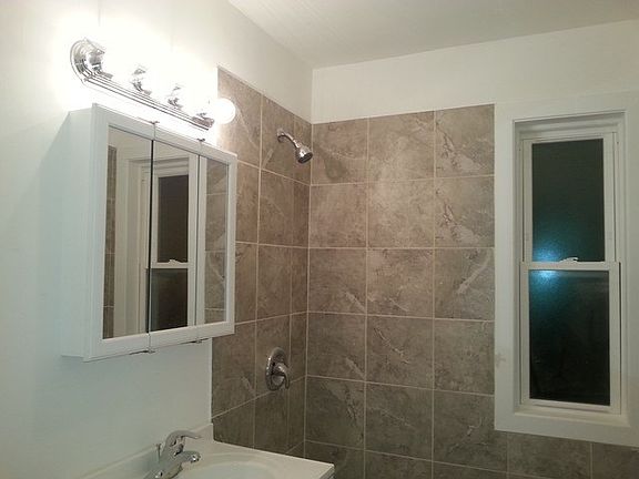 5th image of 6250 N Francisco Ave #18W