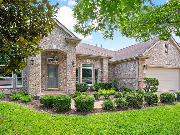 2nd image of 11037 River Plantation Dr