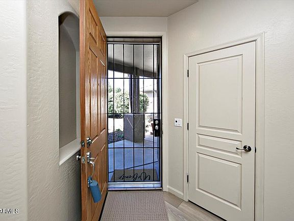 3rd image of 1042 LOUIE Street
