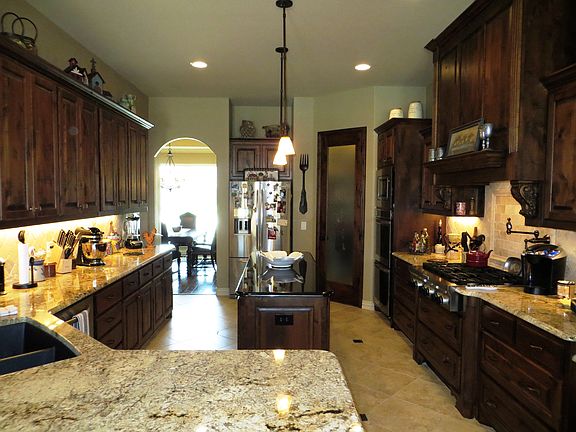 5th image of 3 Meadow Green Ct