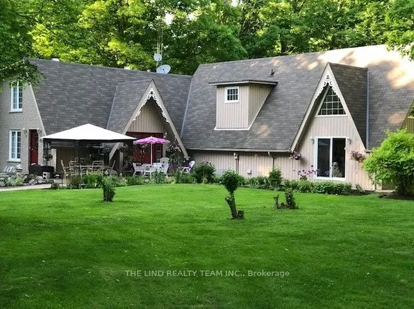 100 Bridle Path, East Gwillimbury, ON L0G 1V0