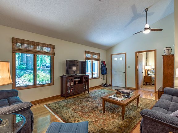 4th image of 26054 Cornelius Dr