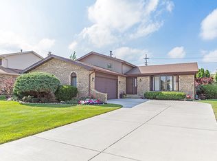 723 Seafarer Dr, Schaumburg, IL 60193