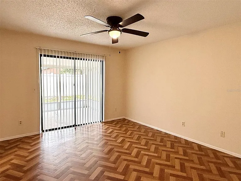 1215 Creekbottom Cir — Photo 12