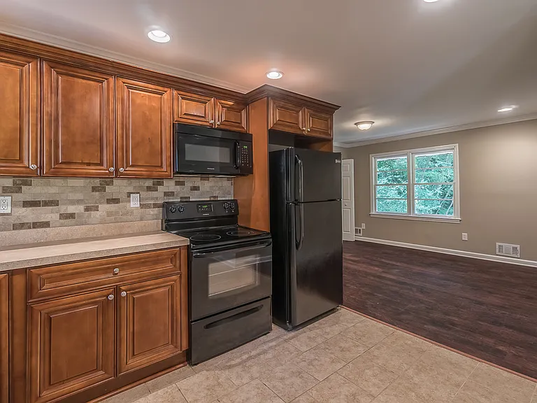 3149 Gay Dr — Photo 10