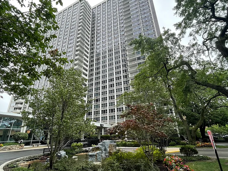 4250 N Marine Dr #1003 — Photo 33