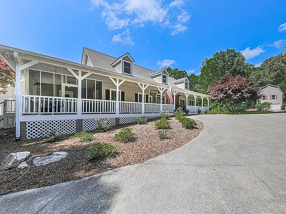 2nd image of 397 Thomas Rd