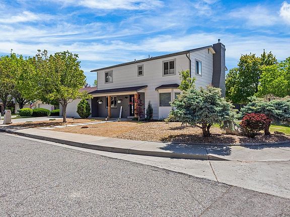 3rd image of 1815 Bell Ridge Ct