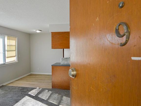 5th image of 1056 S 29th St #9