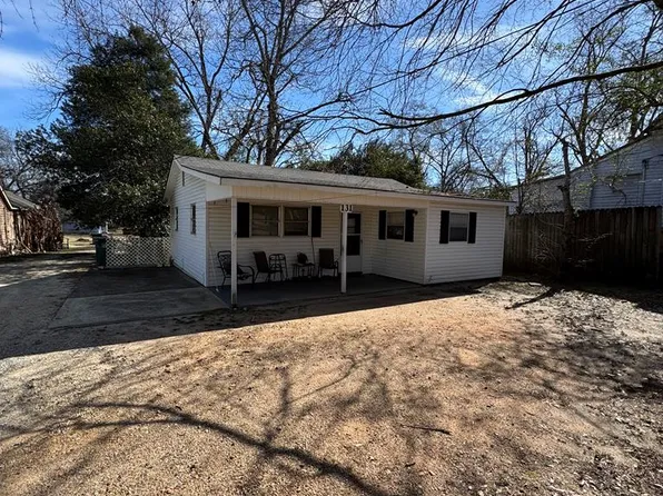 131 Sanford Ave, Eufaula, AL 36027