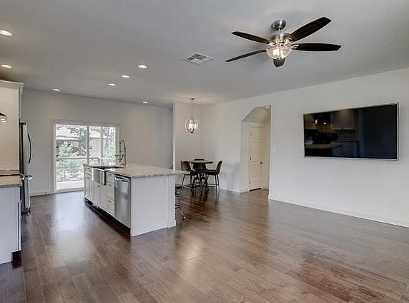 5th image of 105 Lei Ct