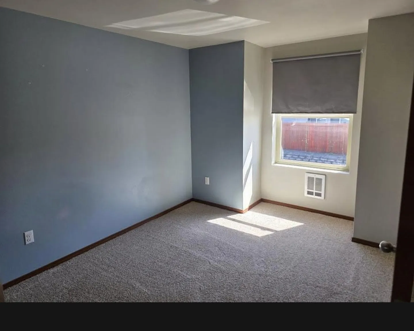 3 bed, 1400 sqft, $3,000 — Photo 2
