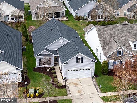 4th image of 251 Concerto Ave