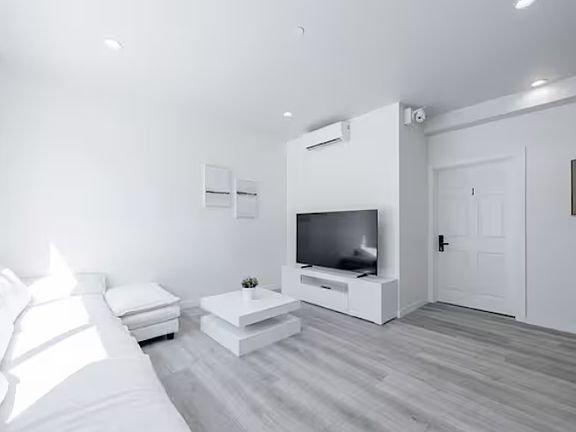 4th image of 1597 W 35th Pl #B
