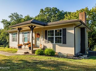 1719 Middlesettlements Rd, Maryville, TN 37801